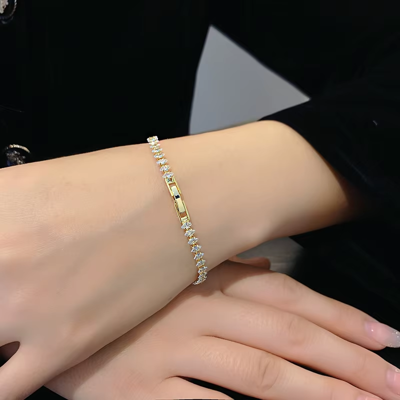 Dainty Gold CZ Bracelet – Wome - Women Luxury Formal Wear 评论和价格