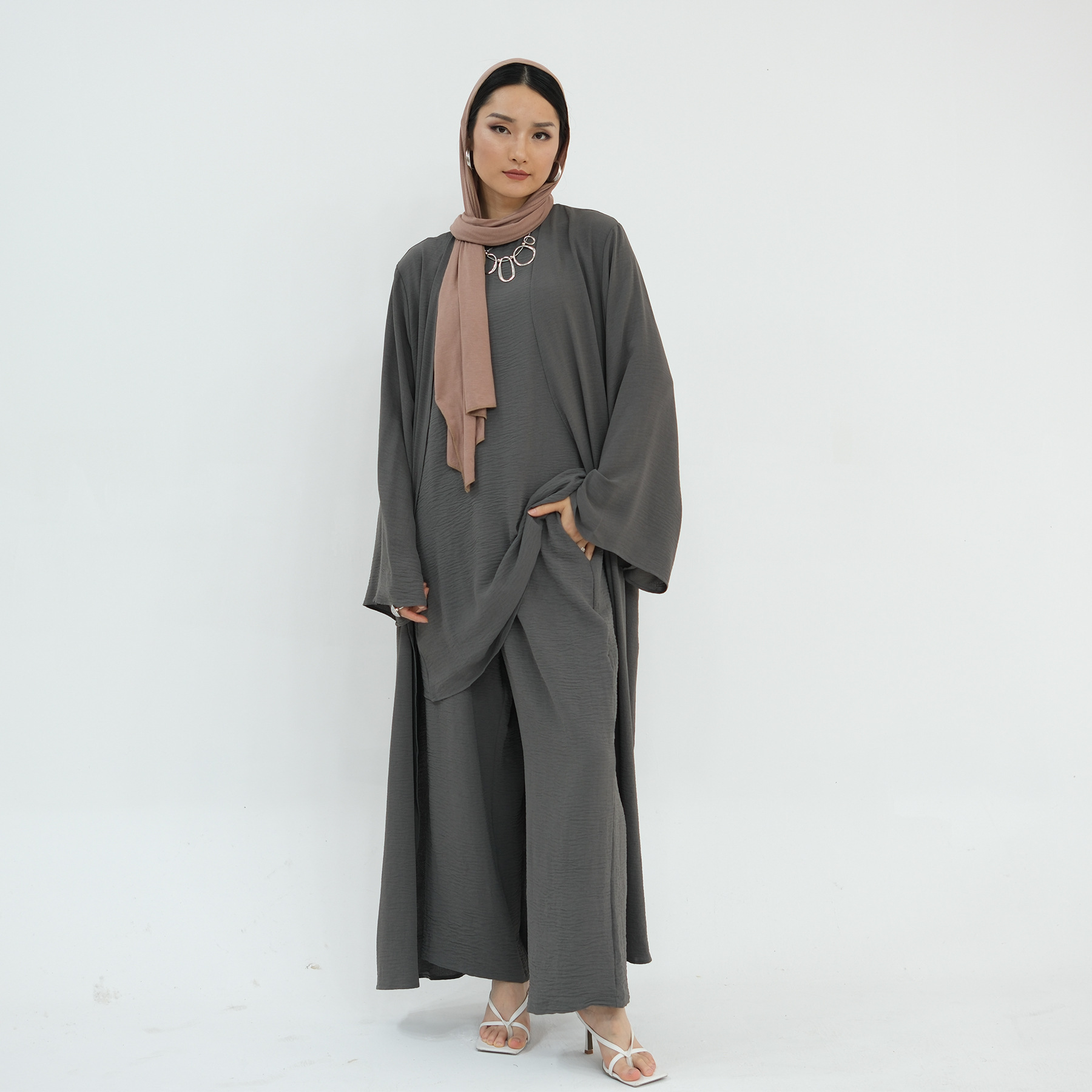 Authentic Set Contemporary Mon - Monochrome Suit Set 评论和价格